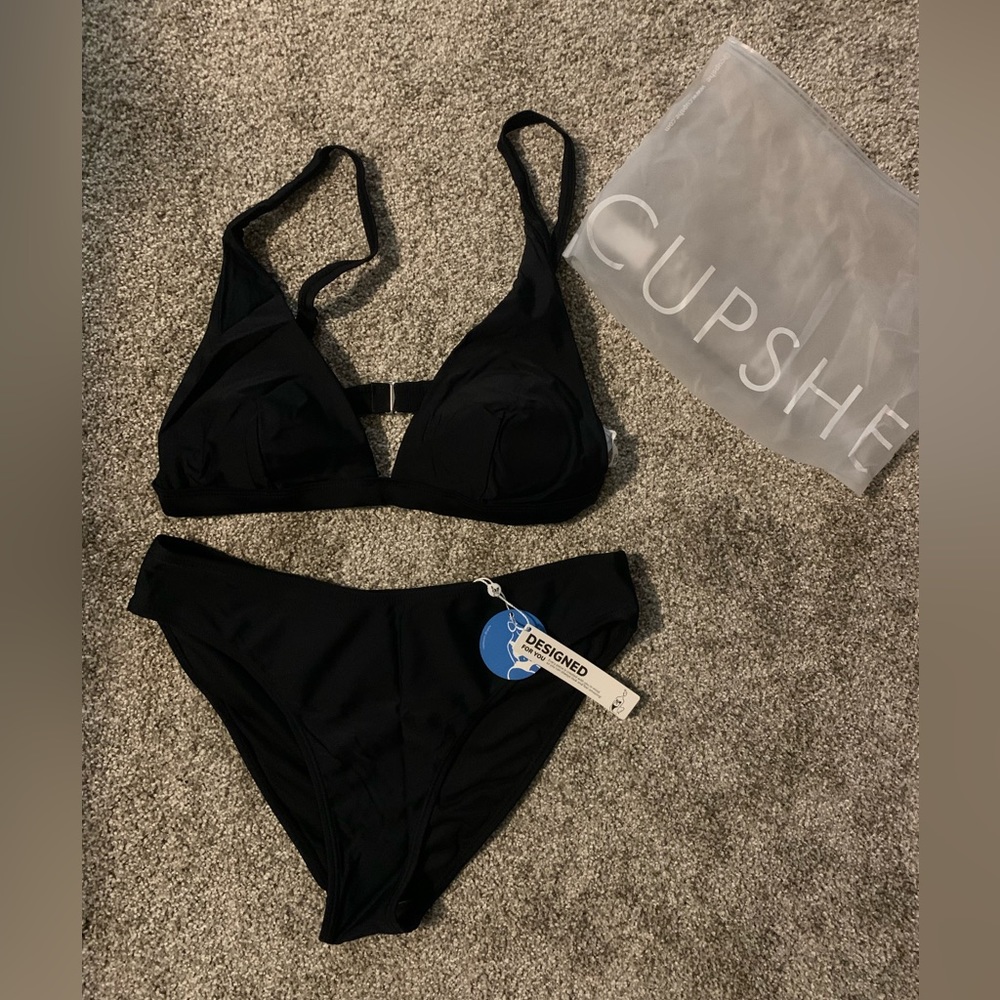 Cupshe black two piece bathing suit- new with tags!